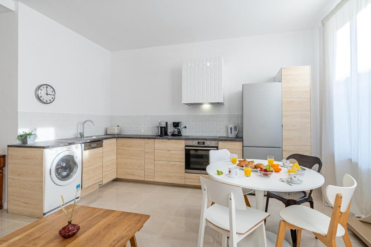 Le Borely: Appartement Climatise Avec 2 Chambres, A 800M De La Plage Marseille Eksteriør billede