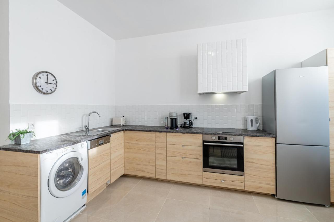 Le Borely: Appartement Climatise Avec 2 Chambres, A 800M De La Plage Marseille Eksteriør billede